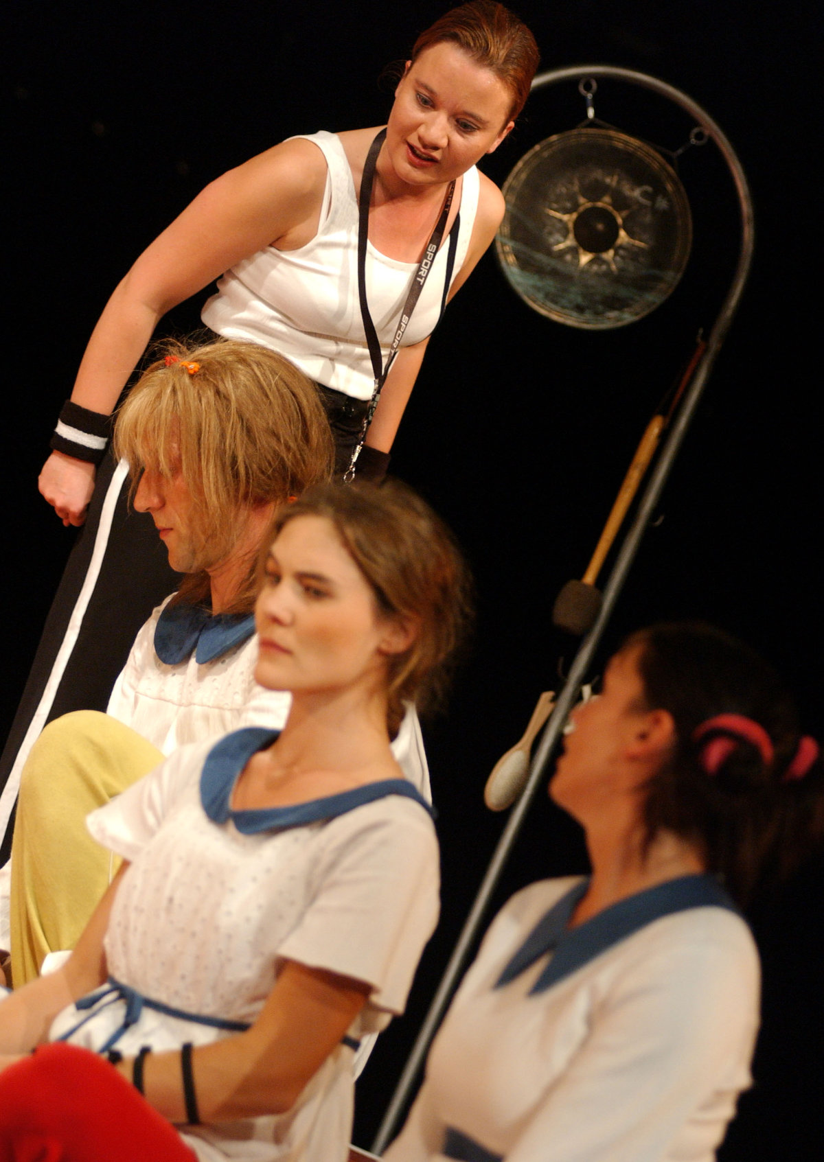 2004 // Bühnenbild und Kostüme für Amazonen / Debefve / Regie: Andrea Gronemeyer / Schnawwl-Nationaltheater Mannheim