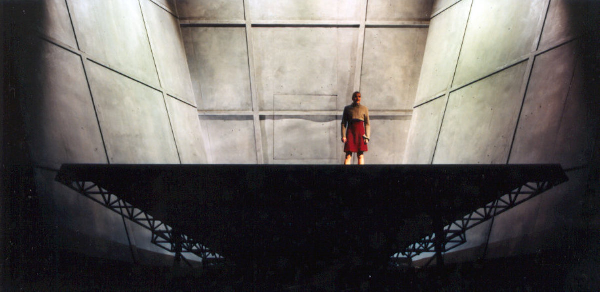 1998 // Bühnenbild und Kostüme für Romeo und Julia / Shakespeare / Regie: Marlon Metzen / Nationaltheater Mannheim