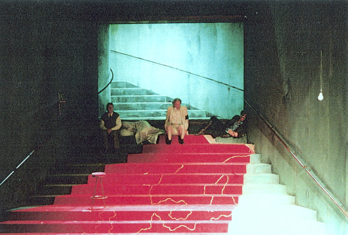 2000 // Bühnenbild und Kostüme für Zur schönen Aussicht / Horvath / Regie: Marlon Metzen / Nationaltheater Mannheim